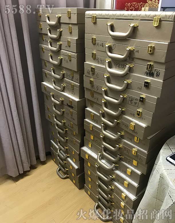 �V����������Ƽ����޹�˾�����¿͑�(h��)�a(ch��n)Ʒչʾ