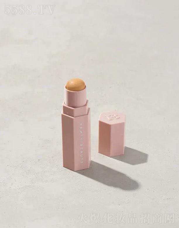 ·����܎��ˮ���yƷ(�Ϻ�)���޹�˾��FentyBeauty��׃?n��i)��F��� �����ɫ(ů�{(di��o))