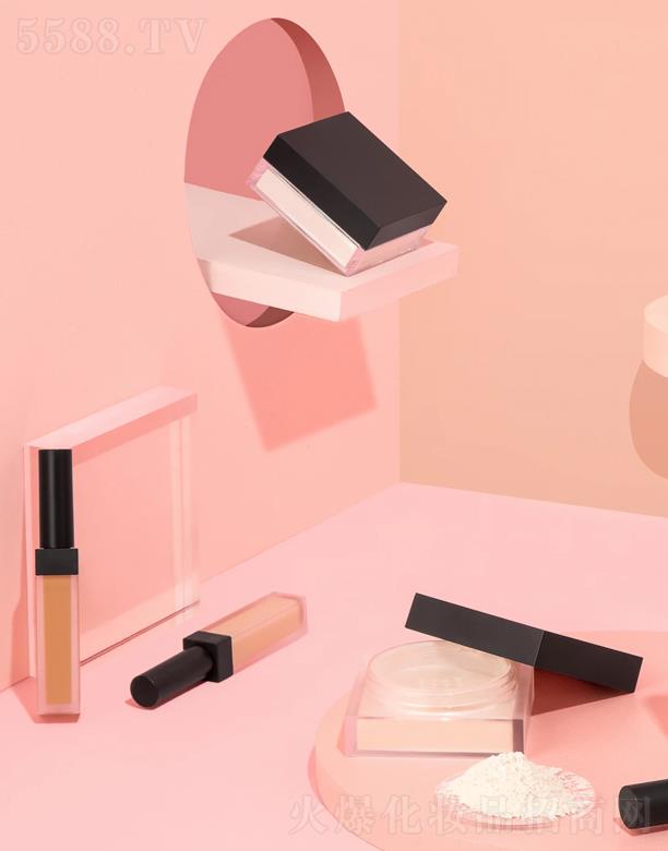 ������ɫ��覸�