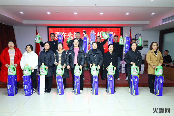 �펽�`���A������(m��ng)�»����𱬾W(w��ng)��T���l(f��)��Ů��(ji��)�YƷ��