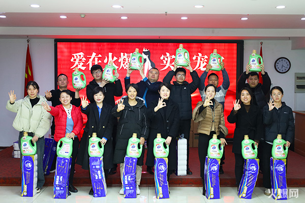 �펽�`���A������(m��ng)�»����𱬾W(w��ng)��T���l(f��)��Ů��(ji��)�YƷ��