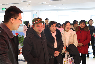 �íh(hu��n)�����ù�������ĸ���ģ��T����ĸ���^�𱬾W(w��ng)��